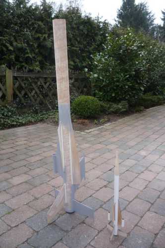 gross und klein stehend